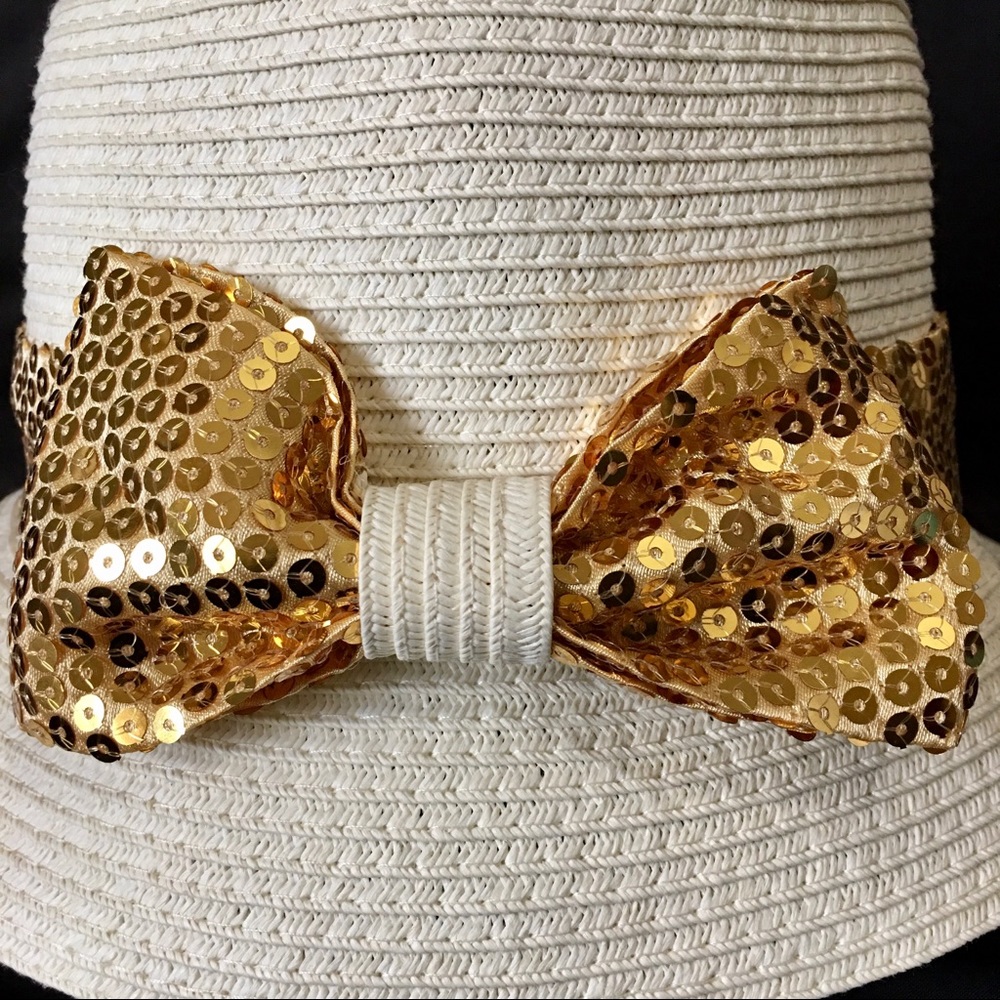 Something Special Cloche - Picture 5 of 6